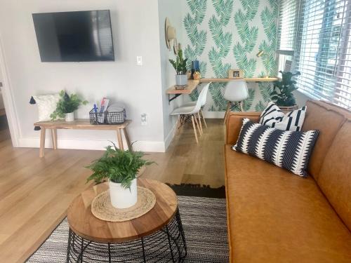 Huntington Beach Apartment | Steps To The Beach, Main Street and Pacific City - OCEAN VIEWS