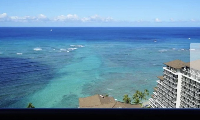 Honolulu Resort | Steps to Waikiki Beach.