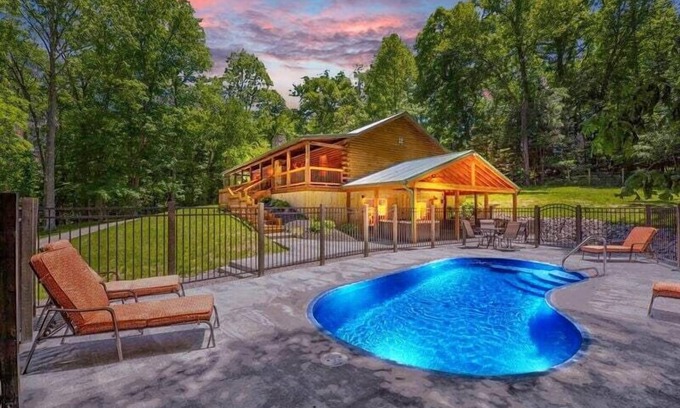 Logan Cabin | Sterling Lodge | Pool | Hocking Hills