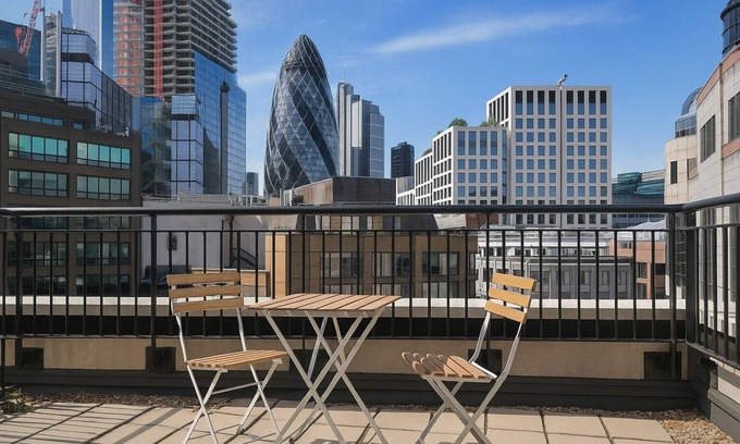 Tower Hill Apartment | Still Life Tower Hill Executive