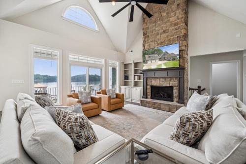 Lake Norman of Catawba House | Still Waters at Bankhead