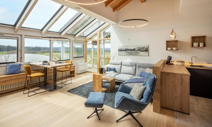 Unterallgau Apartment | Stille x Weite - Hochwertige Wohnung mit See-Panorama