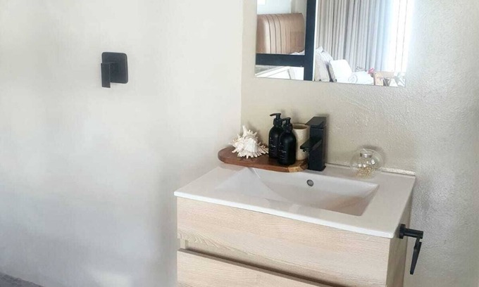 Strand Cabin | Stone Cottage designed with comfort and sheer luxury in mind