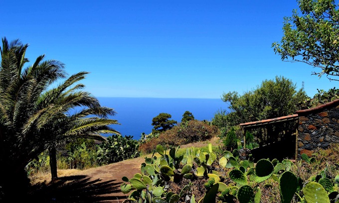 Santo Domingo Cottage | Stone house in Villa de Garafía with panoramic views