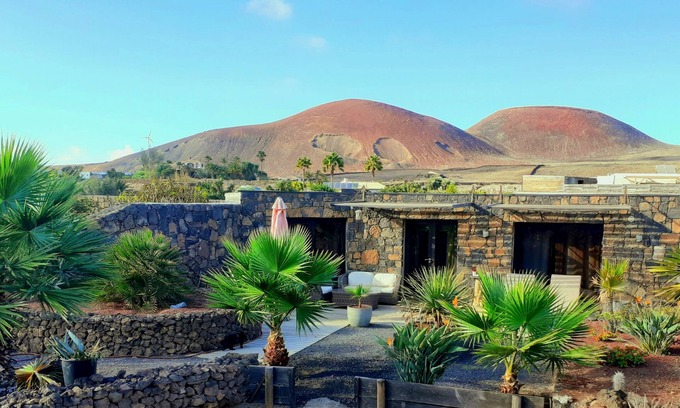 La Oliva House | stone house in a very quiet area