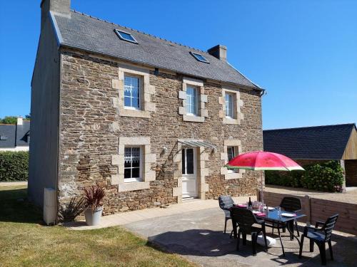 Plouenan House | Stone House near Penze River and Morlaix Bay