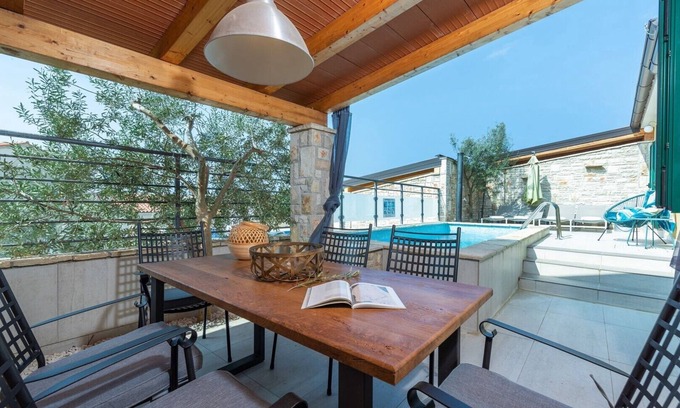 Barbariga Villa | Stone house Villa Valencan 2b with private pool