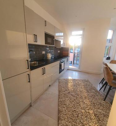 Edgware House | Stone Lodge 2 min Walk From Edgware Underground
