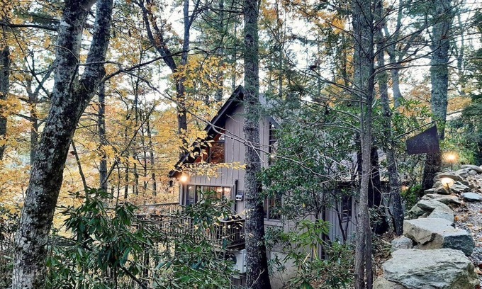 Fleetwood House | Stonecliff - Fleetwood, NC