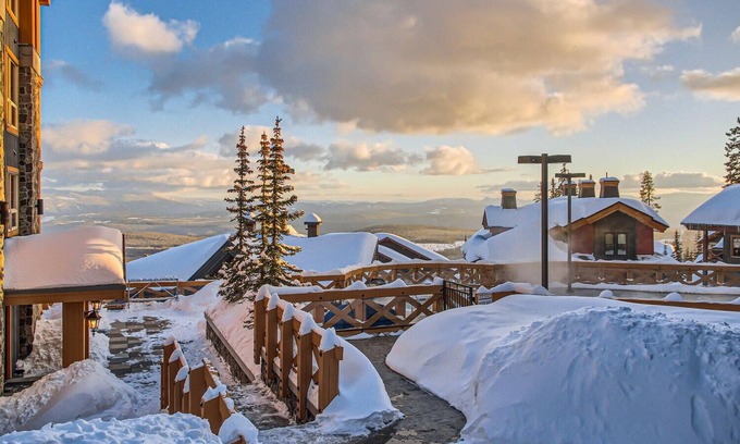 Big White Ski Resort Resort | Stonegate Resort by Okanagan Premier
