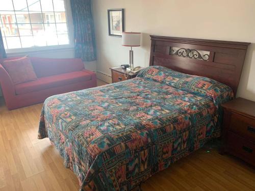 Truro Hotel | Stonehouse Motel and Restaurant