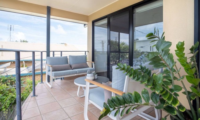Shelly Beach House | Stones Throw To Shelly Beach + Pet Friendly!
