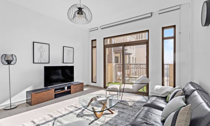 Umm Suqeim 3 Apartment | StoneTree - Madinat Jumeirah Living Rahaal 2 1 BR - Elegant Apartment