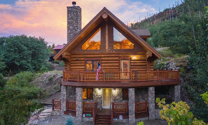 Summerhaven Cabin | Storybook Mt Lemmon Log Cabin
