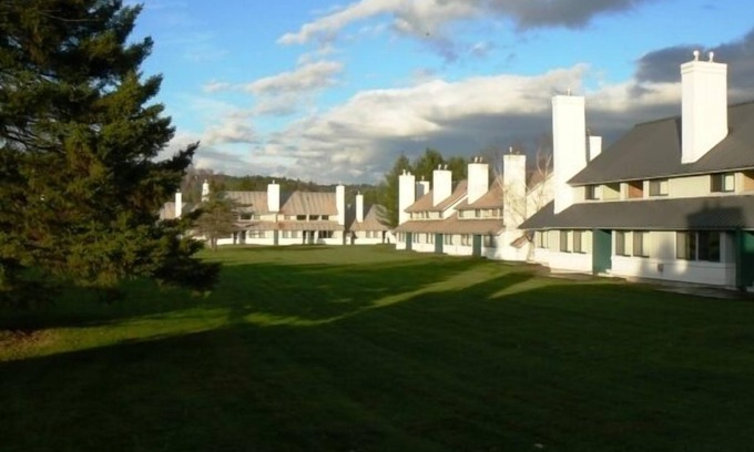 Stowe Area Condo | Stowe Mountain Ski Condo 2 Br Presidents Week. A second unit is also available n