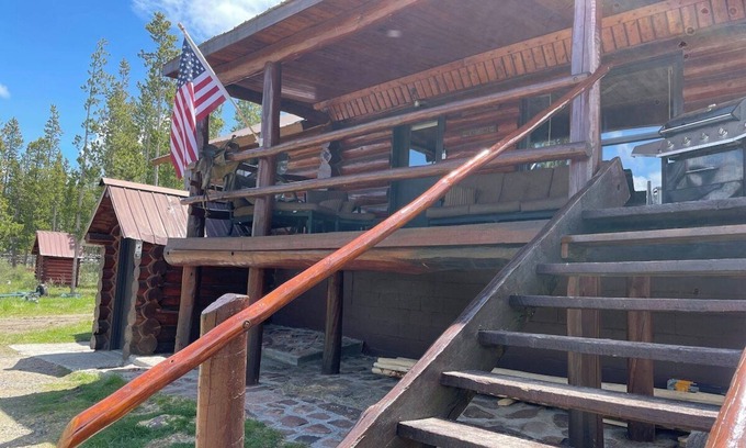 Dubois Cabin | Stratton Ranch Wyoming