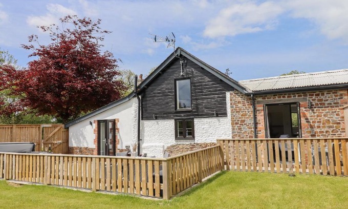 Holsworthy House | Strawberry Bank - Kingfisher