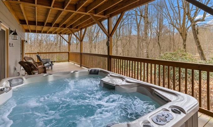 Wolf Laurel House | Streamside on the 18th Fairway at Wolf Laurel Resort - Ski/HIKE/Swim/GOLF/Dine