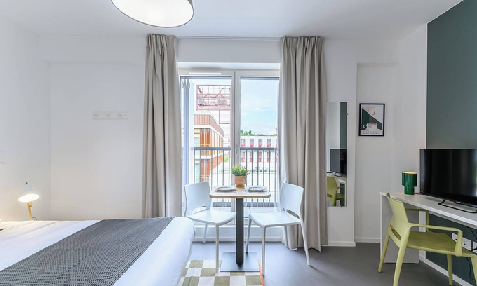 Saint-Denis Apartment | Student Factory Paris - Universeine