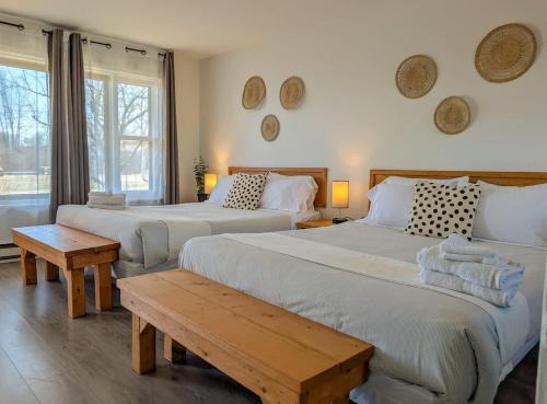 Ste Anne de Beaupre Apartment | Studio 16 - 2 min du Bord de l'eau & Foyer & Barbecue