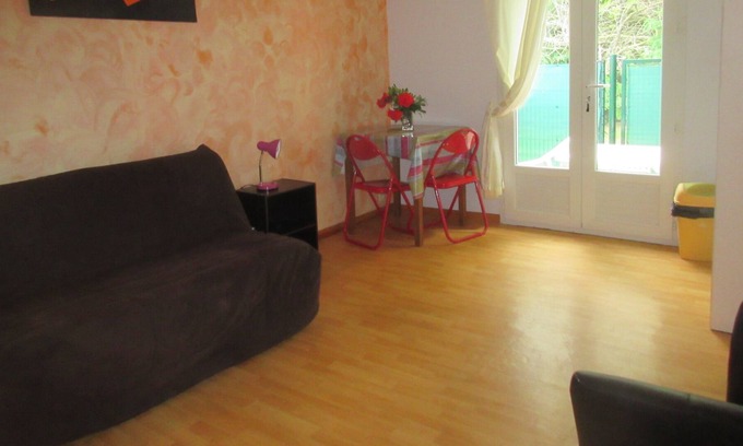 Saint-Cyprien Apartment | Studio 2 pers. in St Cyprien between village and beaches on the coteradieuse site. wif