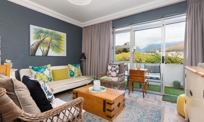 Mouille Point Apartment | Studio 23