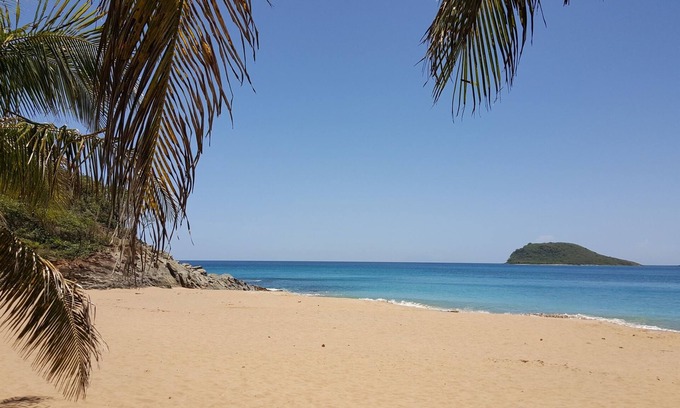 Lamentin Villa | STUDIO 38M2,SPA,GREEN LANDSCAPEQUIET IDEALLY LOCATED IN THE CENTER OF THE ISLAND