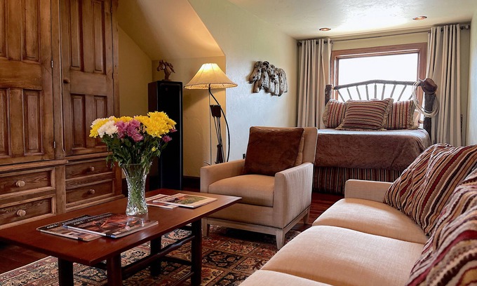 Wapiti Apartment | Studio 57- luxury apartment in the Wapiti Area!