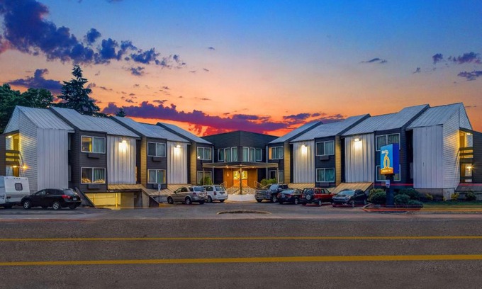 Cully Hotel | Studio 6-Portland, OR