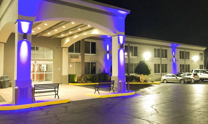 Tupelo Hotel | Studio 6 Suites Tupelo, MS - North