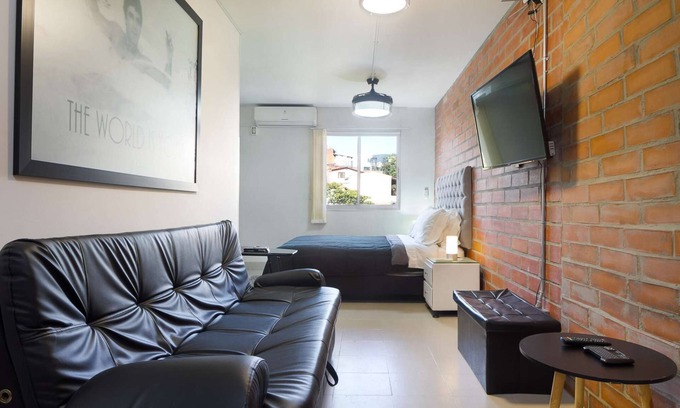 El Poblado Apartment | Studio AC Hot tub Exito and Metro