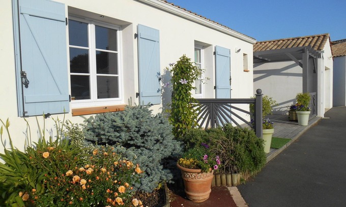 L'Aiguillon-sur-Vie Apartment | Studio all comforts, upgraded to 2 stars in 2024 pets welcome wifi