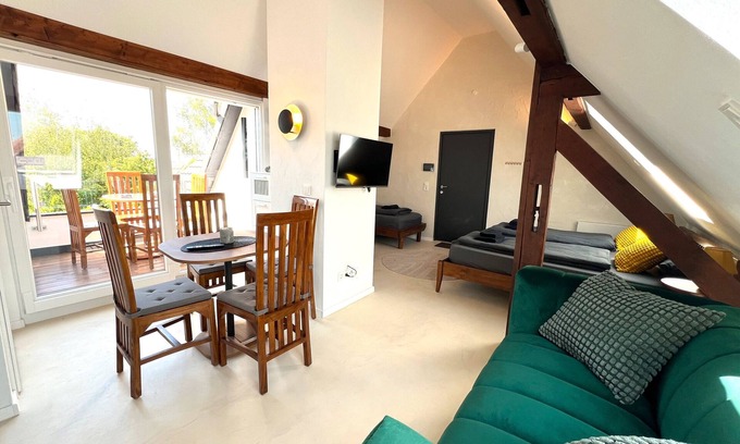 Kappel-Grafenhausen Apartment | Studio Apartment '5 Min Zu Europapark-Idylle Am Fluß' with Balcony and Wi-Fi