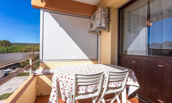 La Faviere Apartment | Studio Apartment 'Résidence Athena Vue Mer' with Private Terrace and Air Conditioning