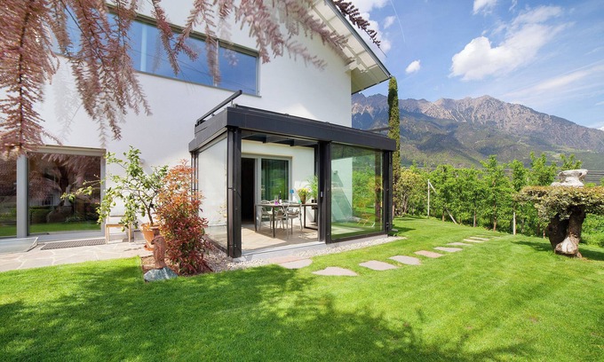 Parcines Apartment | Studio Apartment "Casa Sonngart" with Mountain View, Private Pool & Wi-Fi