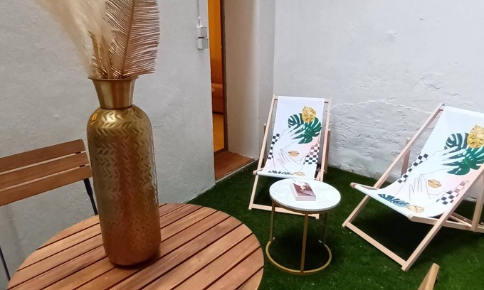 Old Lyon Apartment | Studio Apartment "Chez Juliette" with Wi-Fi