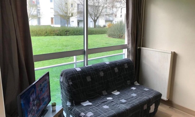 Les Longs Champs Apartment | Studio Apartment 'Cosylocation Varende 2' with Shared Garden and Wi-Fi
