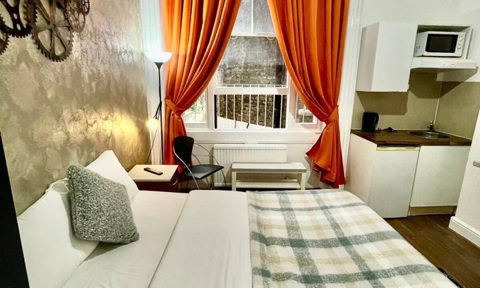Kensington Apartment | Studio apartment in Kensington