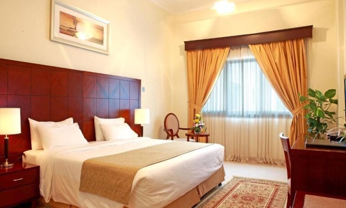 Al Barsha 1 House | Studio Apartment Near Mashreq Metro Station By Luxury Bookings AG