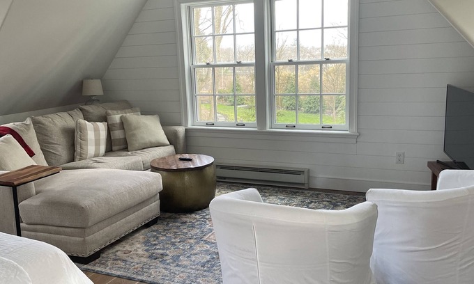 Saint Davids Apartment | Studio Apt located in the heart of Wayne
