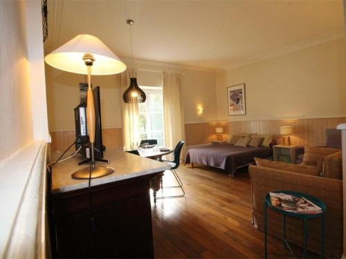 Bagneres-de-Luchon Apartment | Studio au centre avec ascenseur et animaux admis - FR-1-313-163