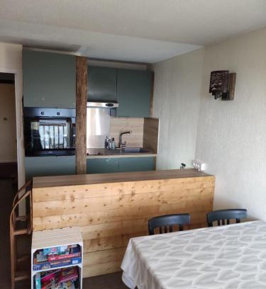 Font-Romeu-Odeillo-Via Apartment | Studio avec vue panoramique sur la montagne