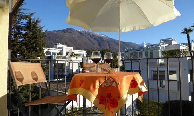 Ascona Apartment | Studio C with a beautiful view of the lake