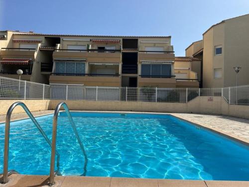 Marseillan Plage Apartment | Studio Cabine avec Piscine, Terrasse et Parking, Proche Commodités - FR-1-387-206