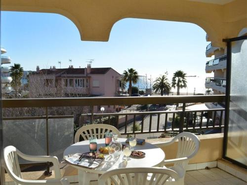 Frejus Plage Apartment | Studio cabine bord de mer, 4 pers, terrasse, rés. calme - FR-1-226A-57