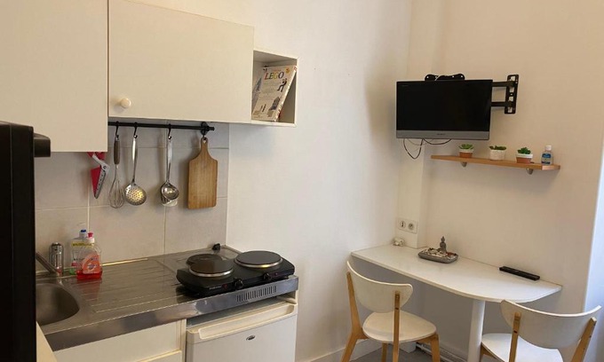 Aix-les-Bains City Center Apartment | Studio centre ville avec ascenseur 3min des thermes