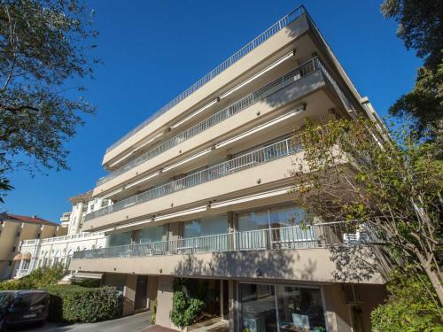 Saint-Raphael Apartment | Studio Climatisé - Plage à 50m - Central - WiFi Gratuit - FR-1-466A-39