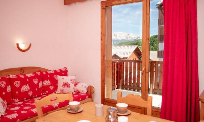 Puy-Saint-Vincent Apartment | Studio cosy pour 4 avec balcon et cuisine équipée à Puy-Saint-Vincent - FR-1-504-303