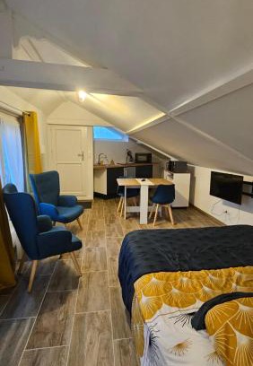 Mortagne-au-Perche Apartment | Studio de l'Hippodrome