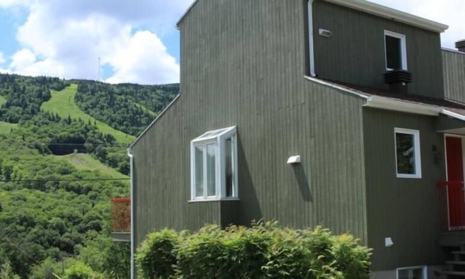 Notre-Dame-Auxiliatrice-de-Buckland Apartment | Studio de Ski - Studio Mont du Midi